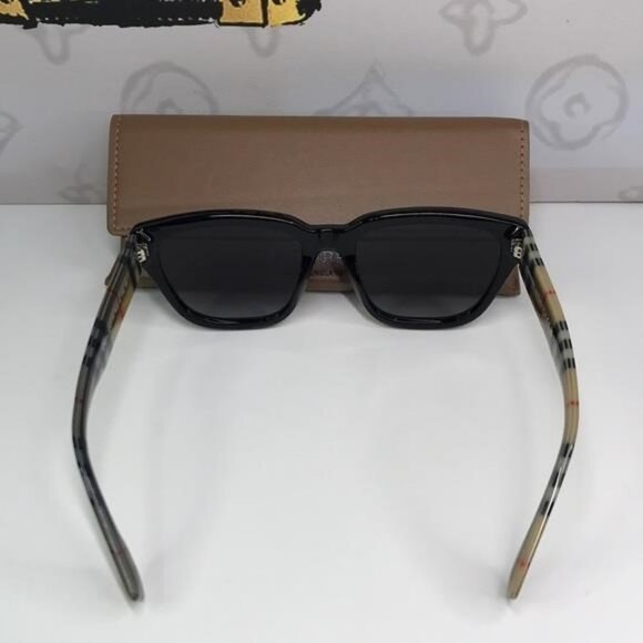New 100% Authentic Burberry BE4277 3757/T3 Polarized Sunglasses – Black Frame - Picture 3 of 11